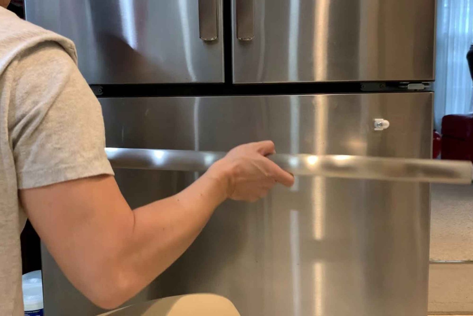 How to Fix Refrigerator Door Handle Problems