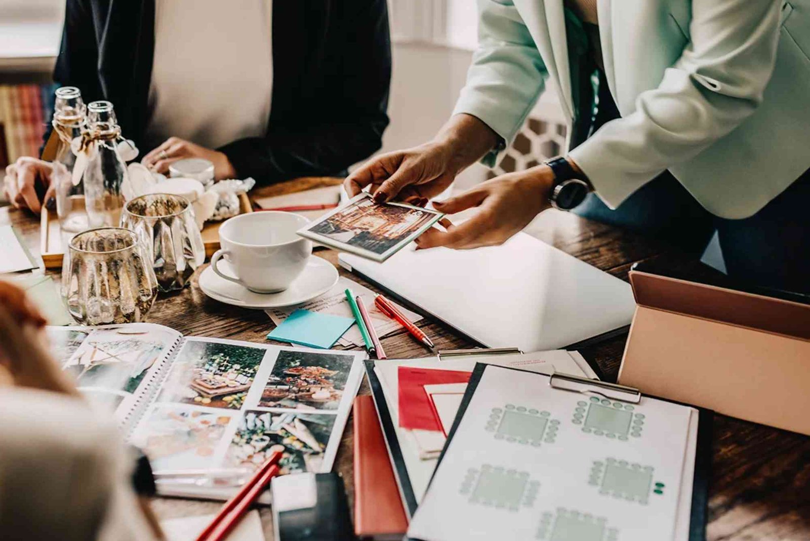 What Does a Wedding Planner do